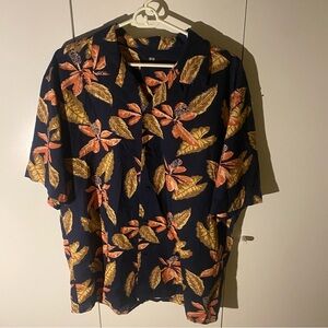 Uniqlo Hawaiian Print Short Sleeved Button Down Men’s Size Large